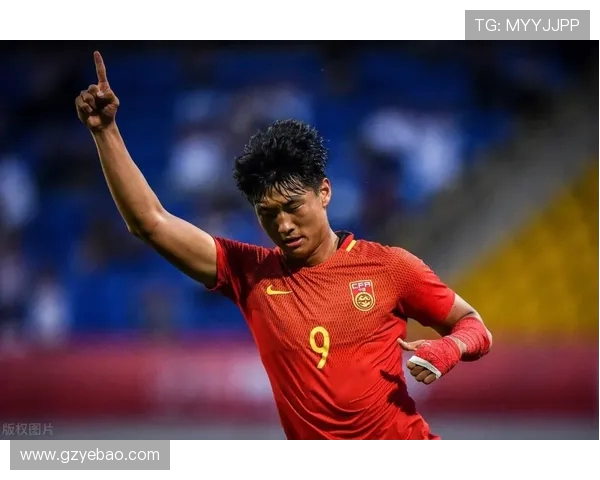 贺希宁：从足球新星到职业生涯的璀璨之路与未来展望